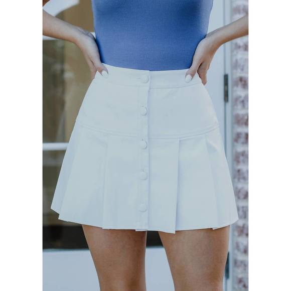 LE LIS Dresses & Skirts - NEW LE LIS high school sweetheart skirt in white